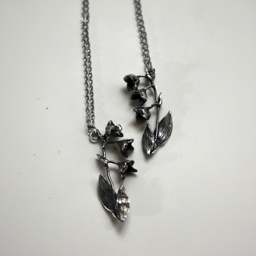 Collares de lirio fondo blanco